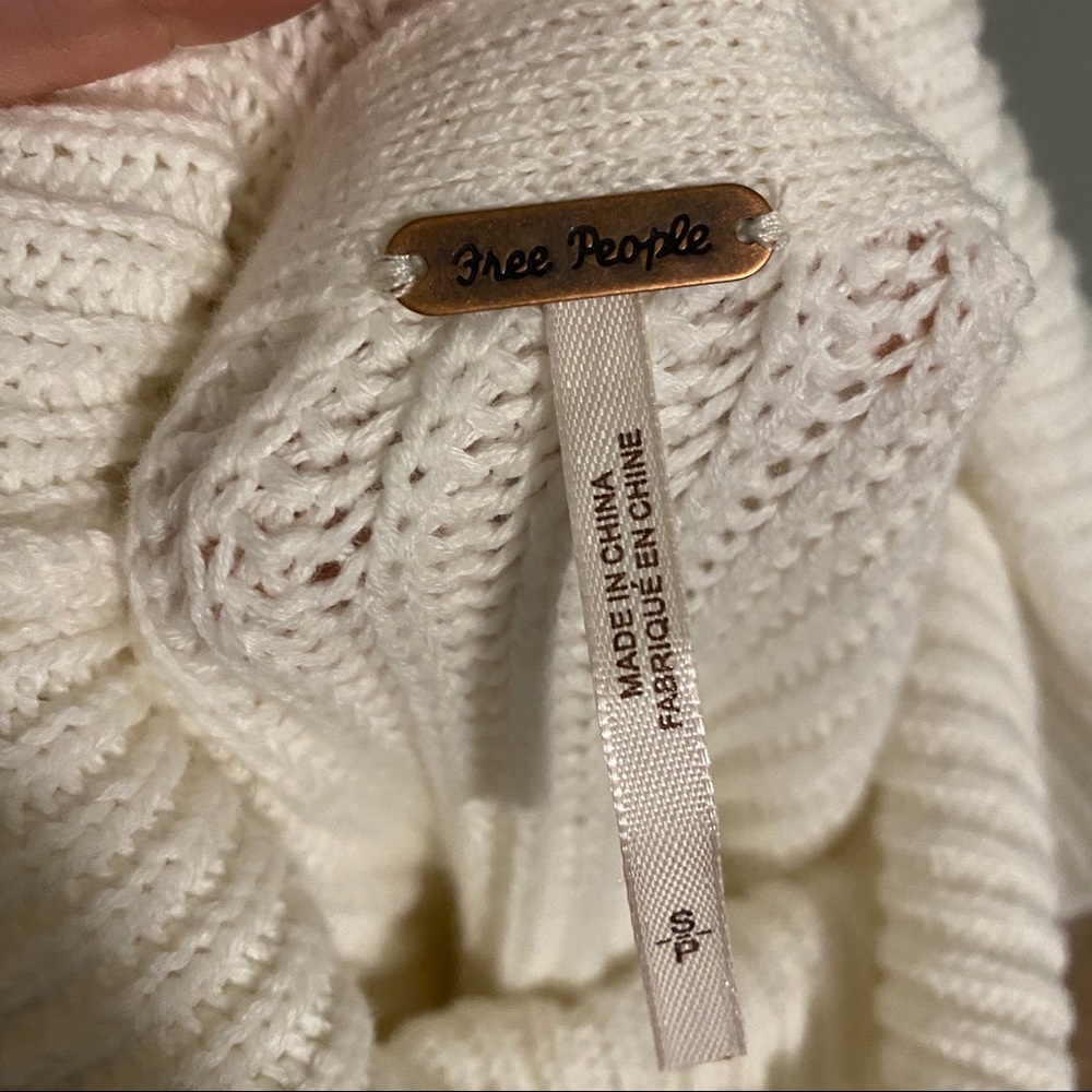 Free People Turtleneck Oversized Sweater Size S New with Tags - Picture 10 of 12